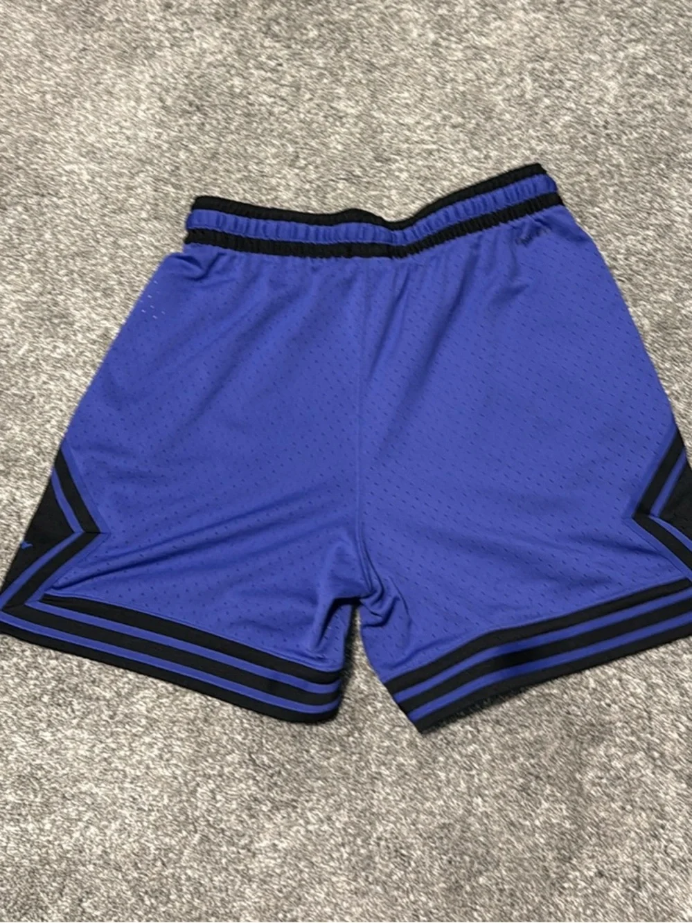 Nike Jordan Men’s Large Purple and Black Basketball Shorts 7”
